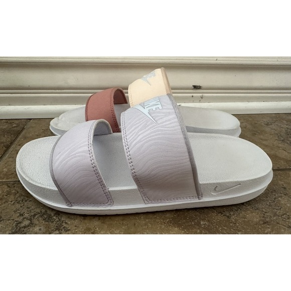 Nike Women's OFFCourt Slides Multicolors  Mismatch Size 7 - Picture 2 of 6